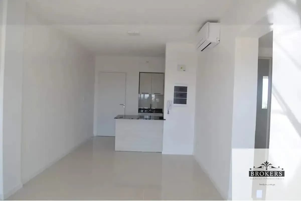 2-Bedroom Apartment for Rent in San Vicente, Asunción - Image 5