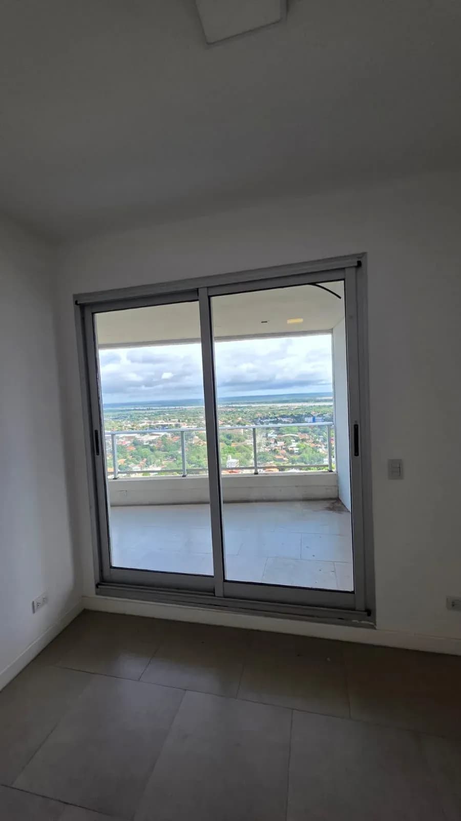 Alquiler Departamento de 1 dormitorio en Palacio de los Patos, 145m², en Mburucuyá, Asunción - Image 2