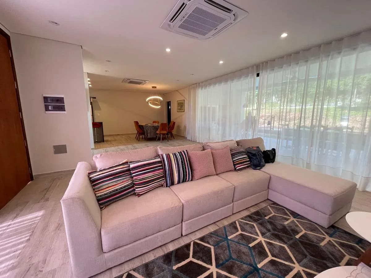 3-Bedroom House for Sale in San Bernardino - Image 8
