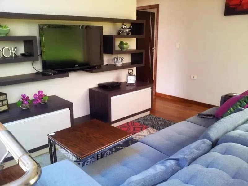 5-Bedroom House for Sale in Loma Merlo, Luque - Image 3