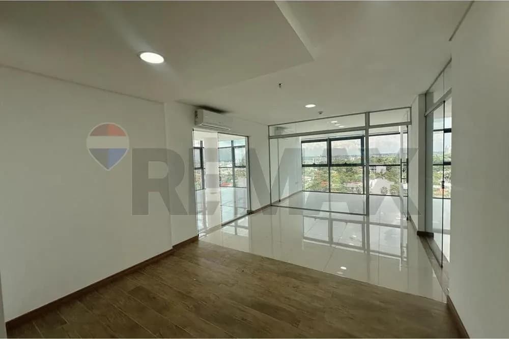 Espaço Comercial de 437m² para Alugar em Ycuá Satí, Asunción - Image 7