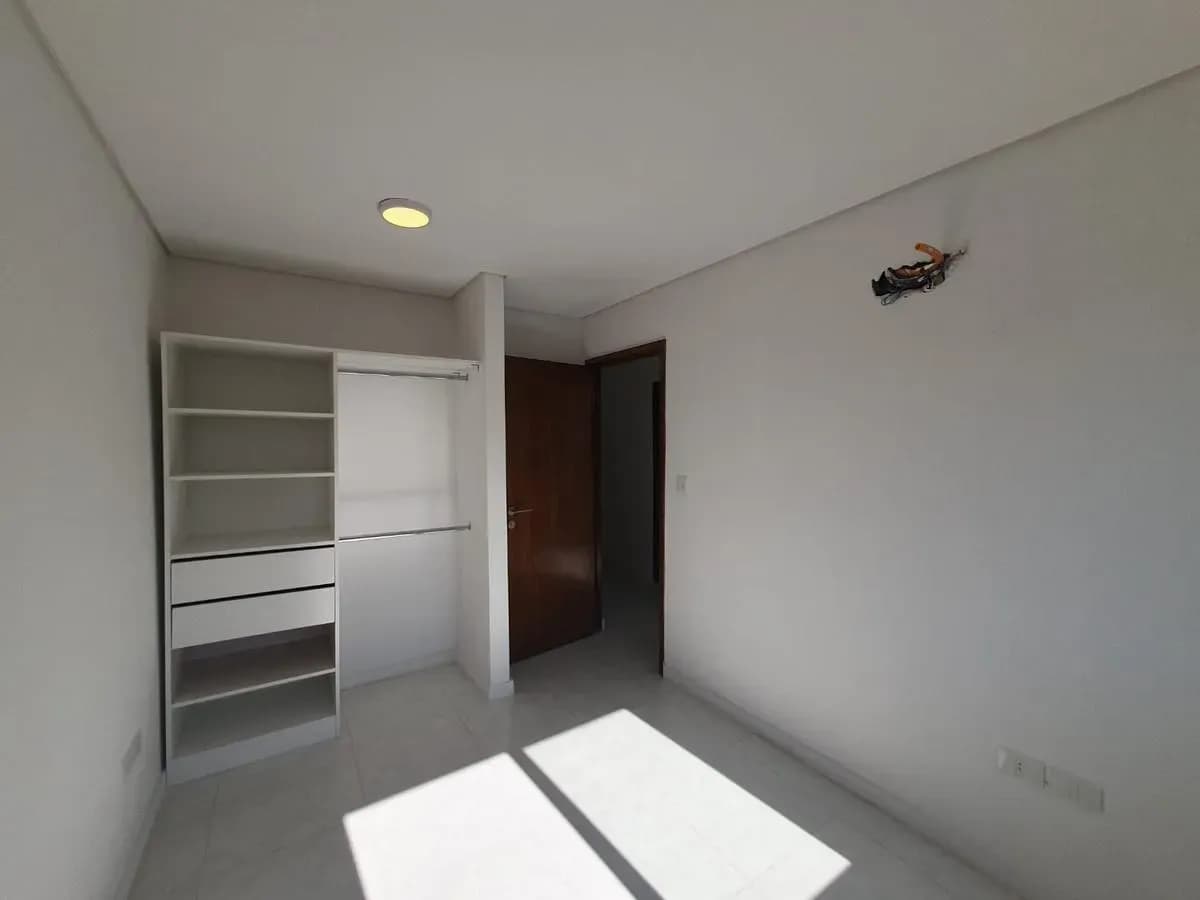 Casa de 3 quartos à venda em Yaguareté Corá, Luque - Image 4