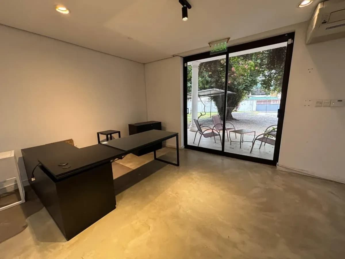 Local Comercial de 80m² en Alquiler en Luis Alberto de Herrera, Asunción - Image 4