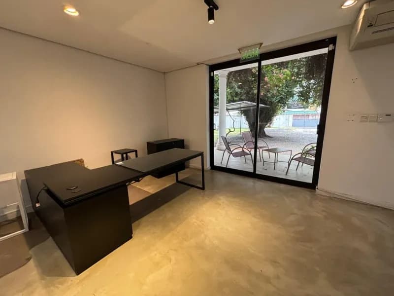 Local Comercial de 80m² en Alquiler en Luis Alberto de Herrera, Asunción - Image 4