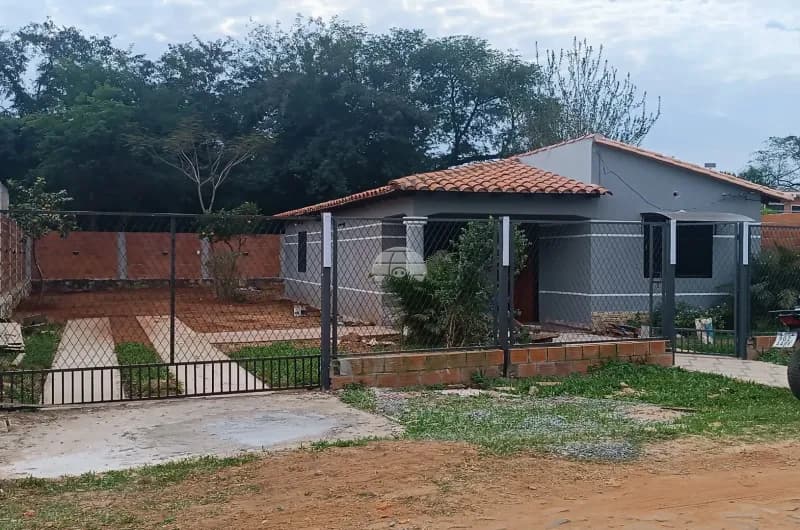 Casa de 2 quartos à Venda em Luque - Image 3