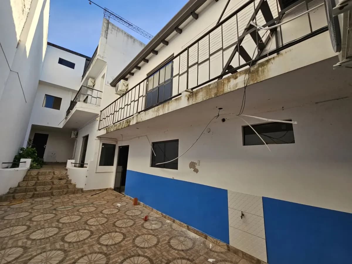 Escritório de 413m² à Venda em Doctor Francia, Lambaré