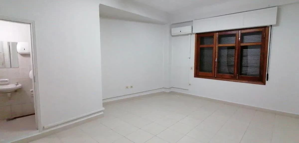 Office of 27m² for Rent in La Encarnación, Lambaré