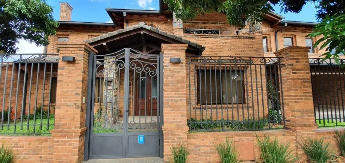 4-Bedroom House for Sale in Salvador del Mundo, Asunción - Image 17