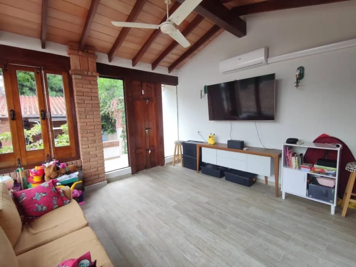 2-Bedroom House for Sale in Jara, Asunción - Image 12