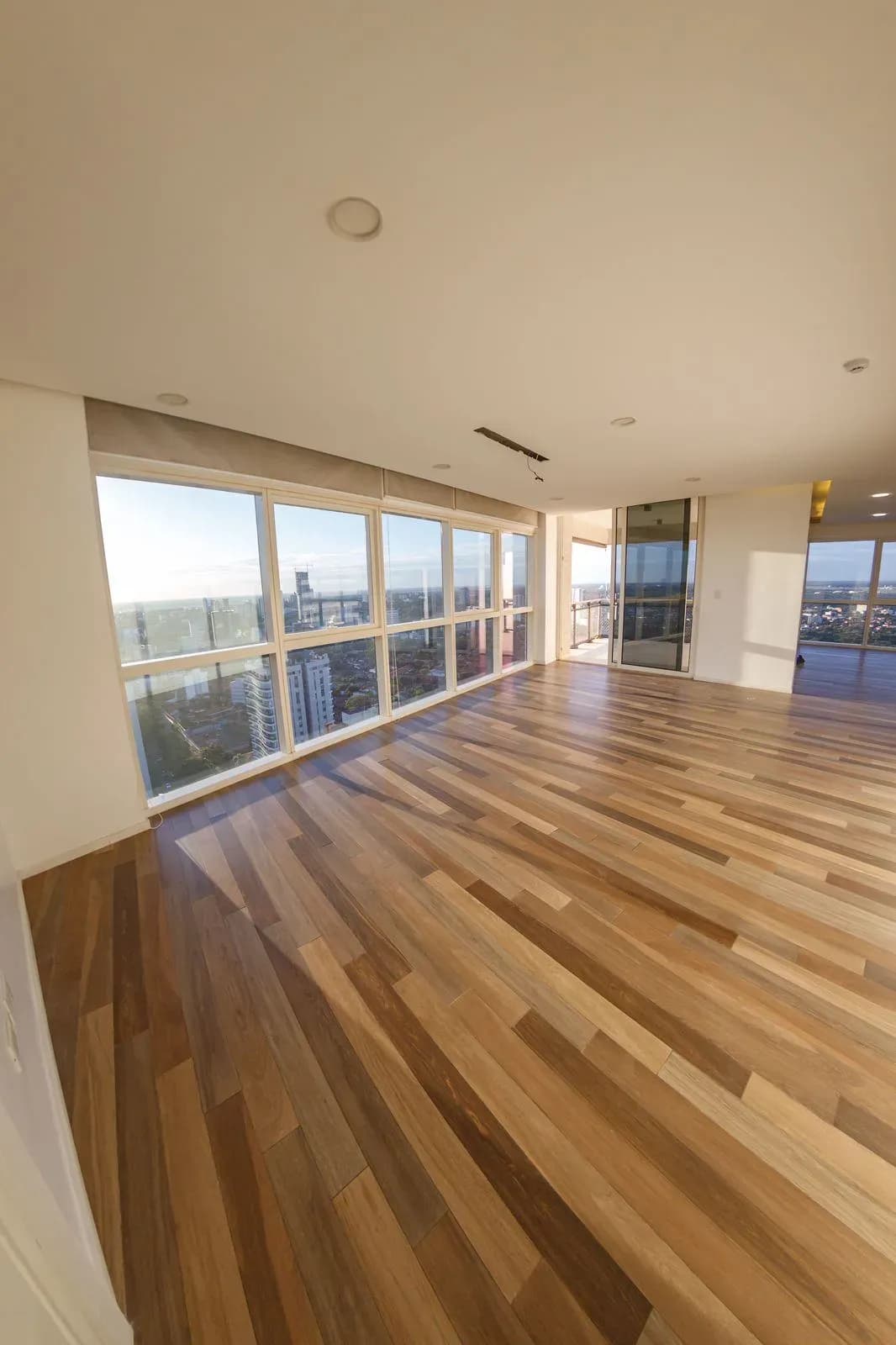 4-Bedroom Apartment for Sale in Ycuá Satí, Asunción - Image 4