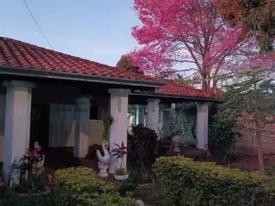 Casa de 5 dormitórios à Venda em La Encarnación, San Lorenzo - Image 2