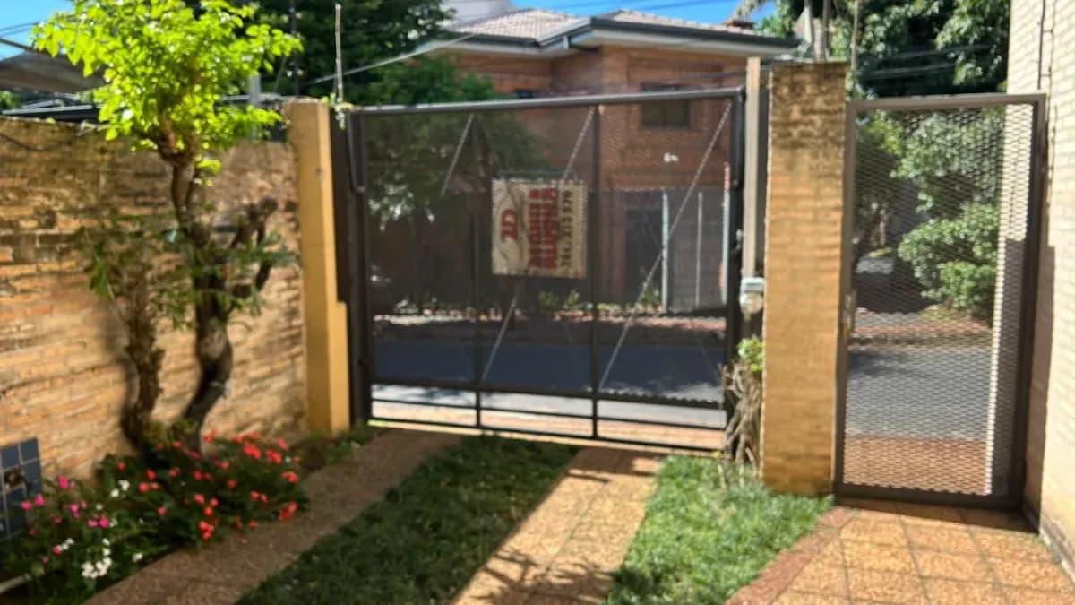 DÚPLEX EN VENTA – ZONA MBURUVICHA RÓGA