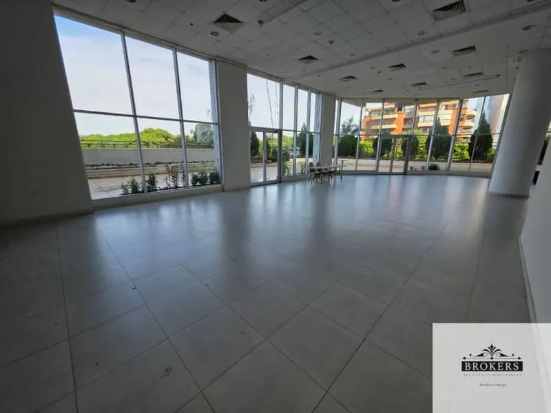 Commercial Space of 420m² for Rent in Ycuá Satí, Asunción - Image 2