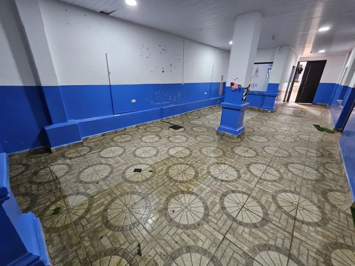 Escritório de 413m² à Venda em Doctor Francia, Lambaré - Image 7