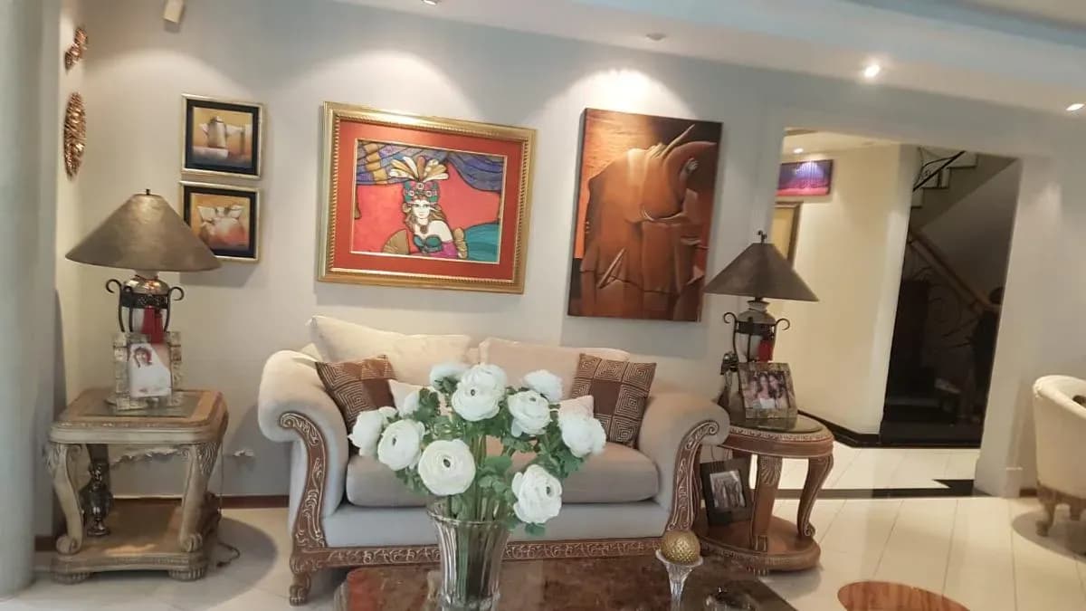 4-Bedroom House for Sale in Los Laureles, Lambaré - Image 9