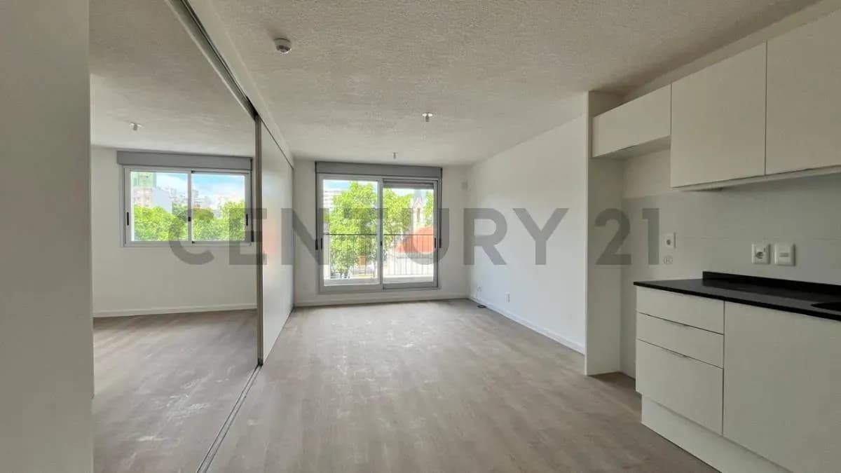 1-Bedroom Apartment for Sale in Cordón, Montevideo - Image 6