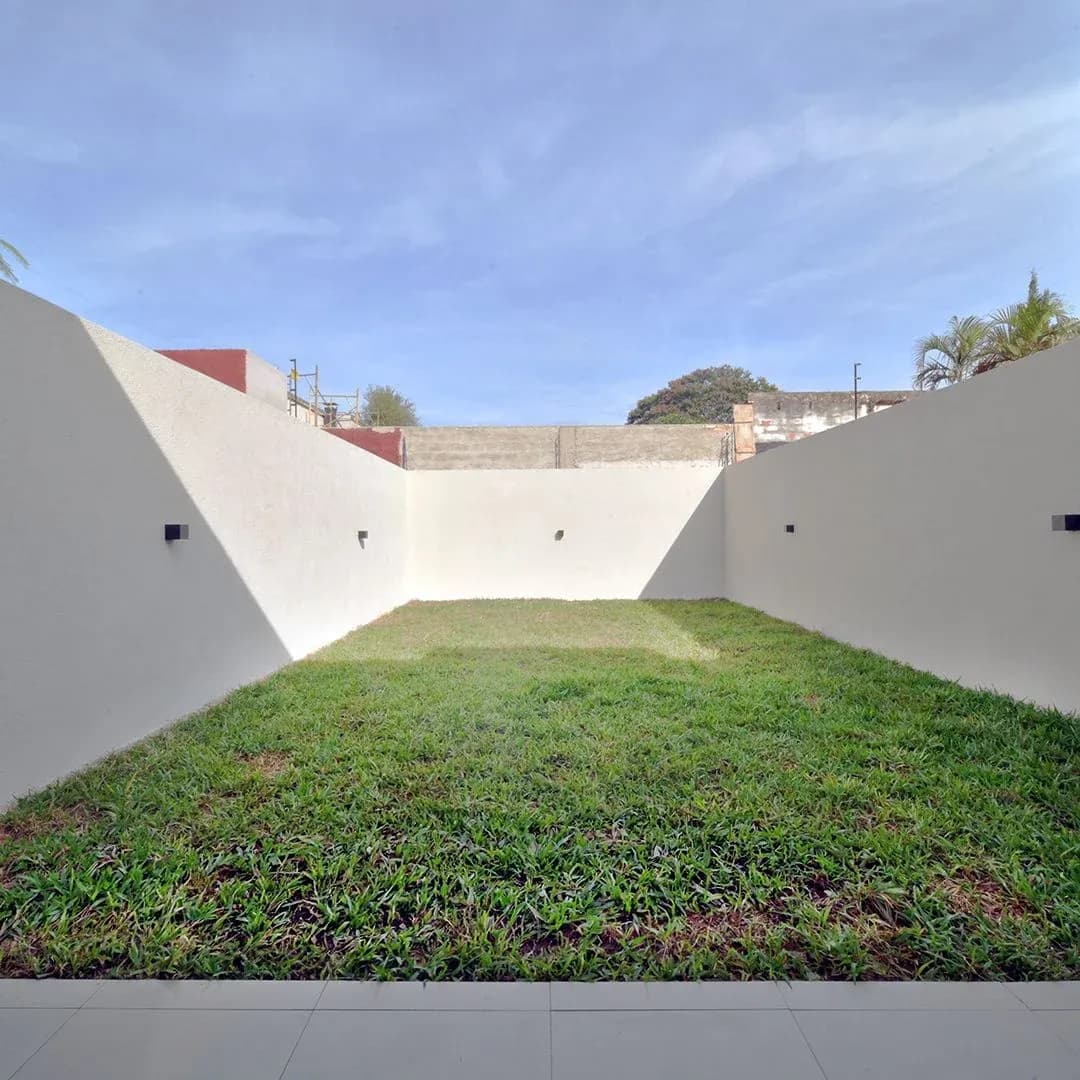 2-Bedroom House for Sale in Laurelty, Luque - Image 12