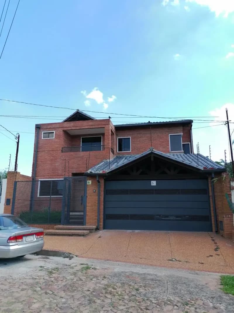 Casa de 4 dormitorios en Venta en Valle Apu´a II, Lambaré - Image 2