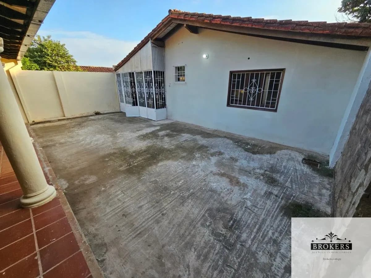 3-Bedroom House for Sale in Fernando de la Mora - Image 18