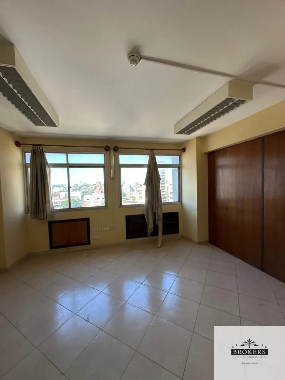 Office of 47m² for Rent in La Catedral, Lambaré - Image 6