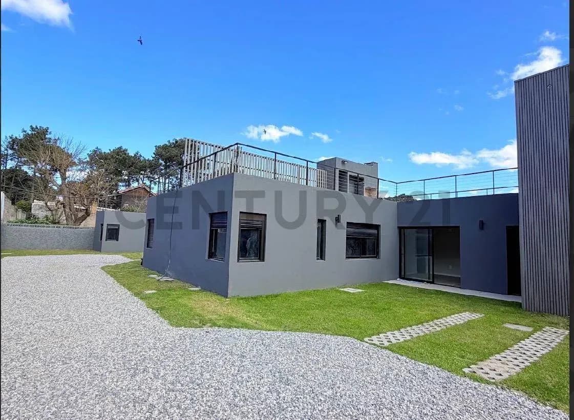 Casa de 3 dormitorios en Venta en Lomas de Solymar, Ciudad de la Costa