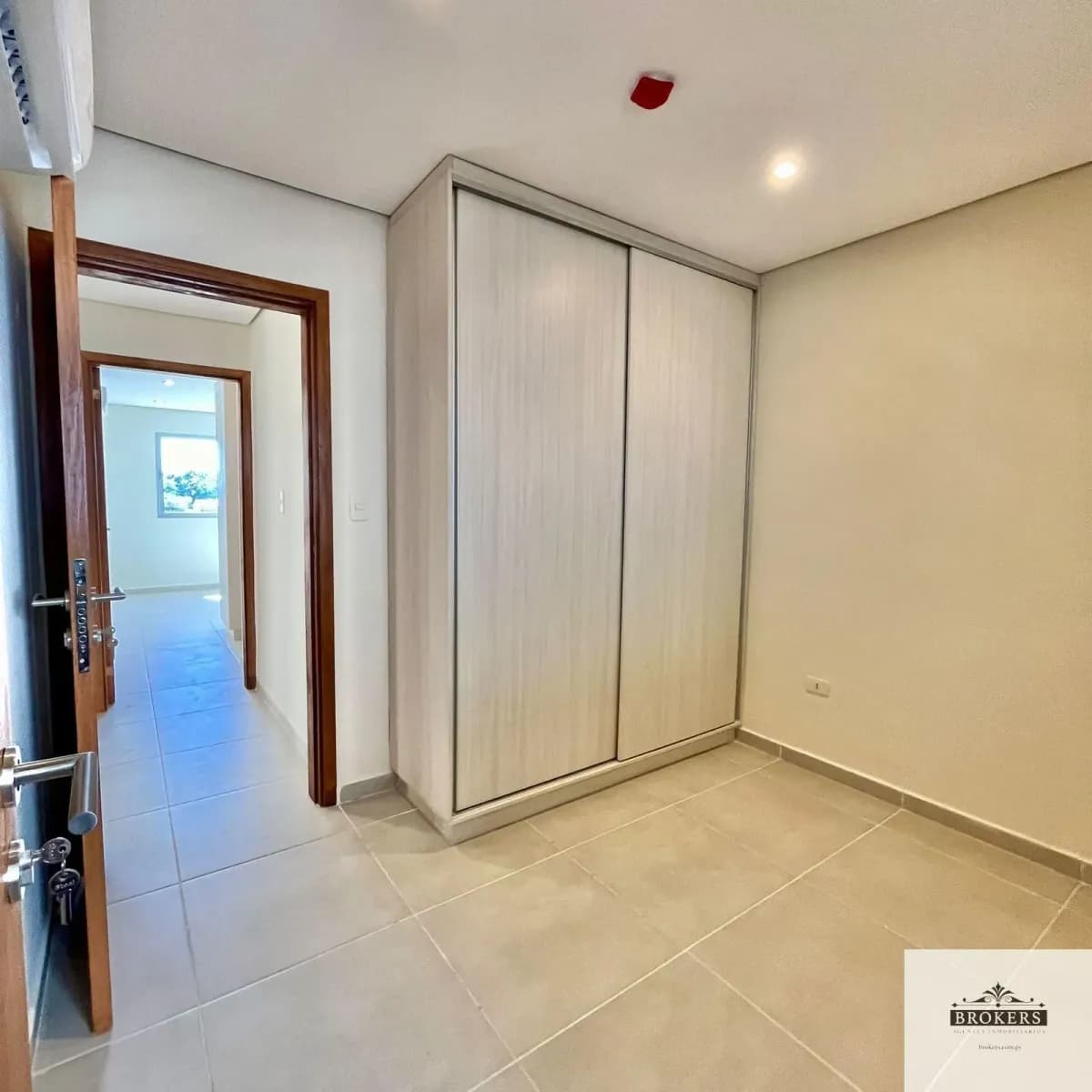 3-Bedroom Apartment for Rent in Jara, Lambaré - Image 11