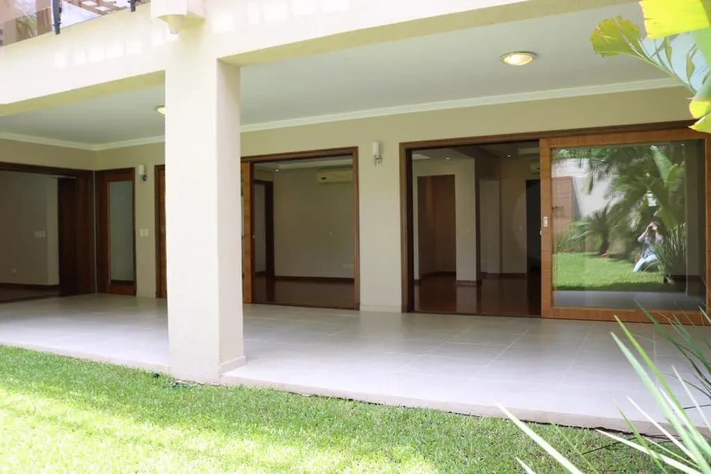3-Bedroom House for Sale in Santo Domingo, Asunción