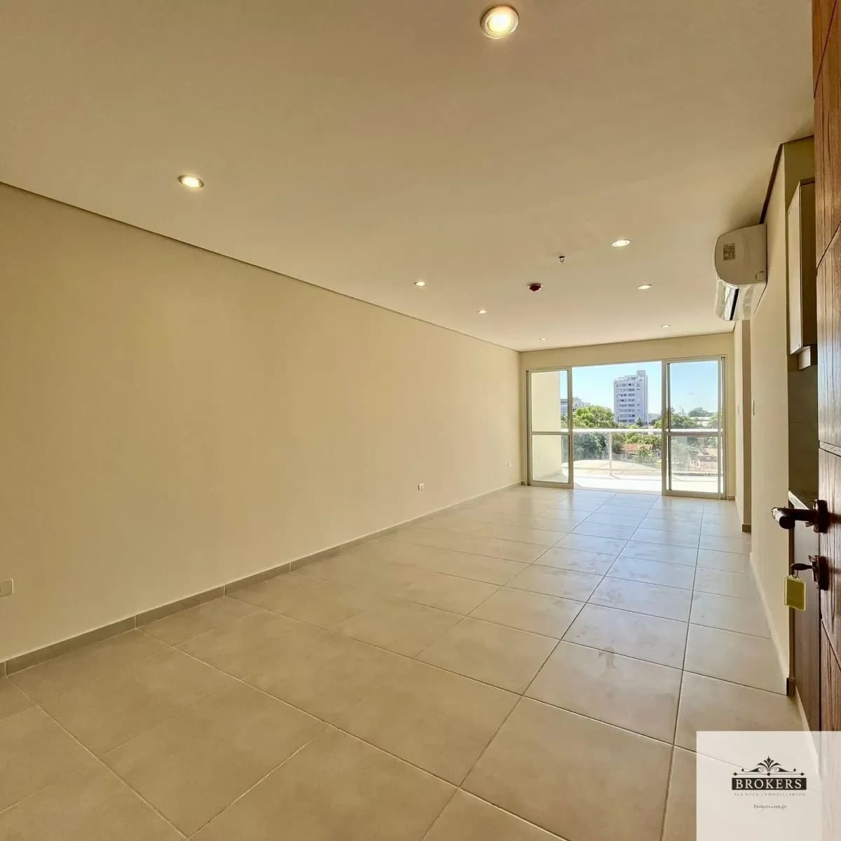 3-Bedroom Apartment for Rent in Jara, Lambaré - Image 17