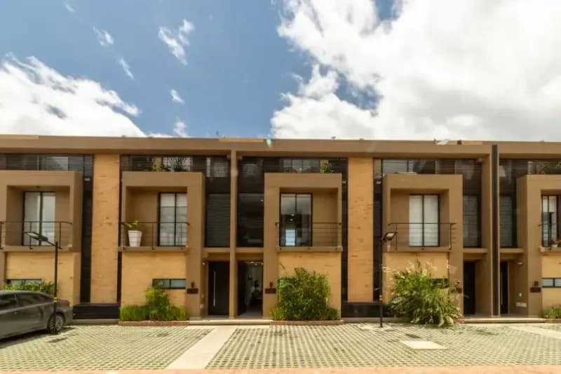 Fique Condominio  Residencial